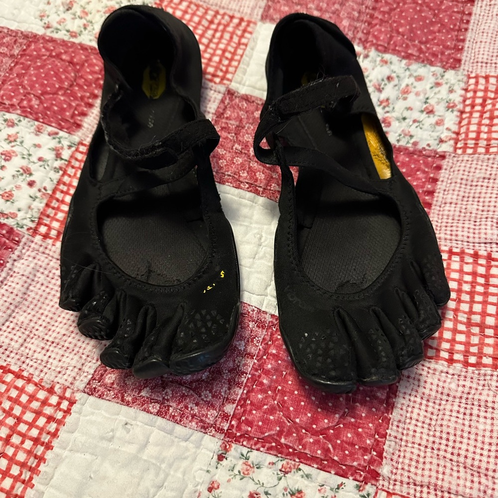 Vibram five fingers barefoot minimalist shoes size 39(W8)